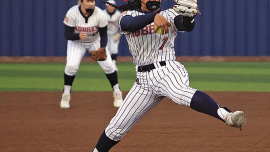 Aubrey softball stomps Sanger