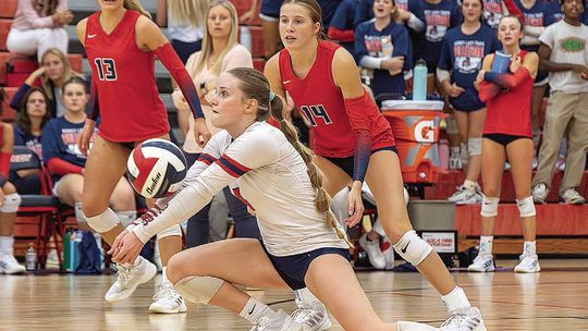 Aubrey volleyball keeps streak in air