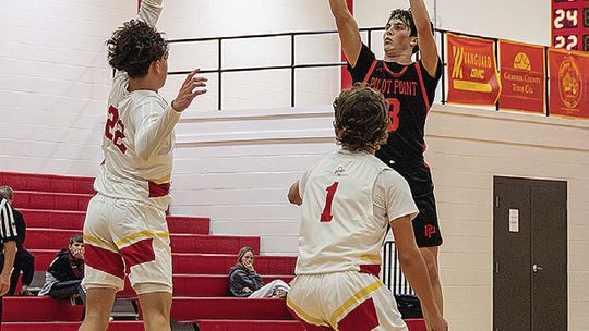 Bearcats end tourney 3-2