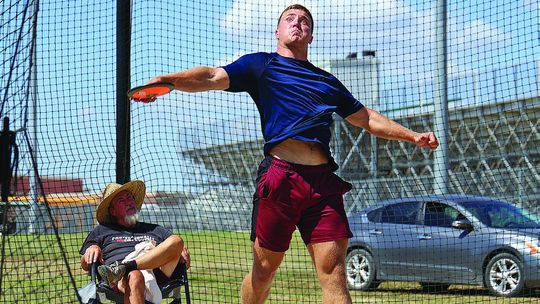 Big throws lead to summer state contest
