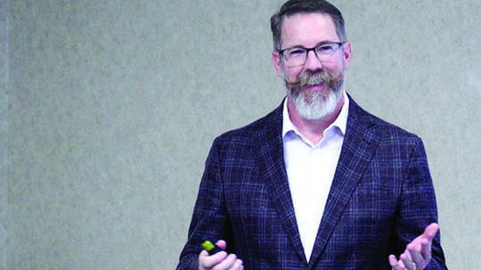 City manager gives outlook of growth, laws