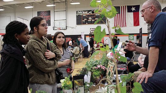 Fair highlights local industries, options