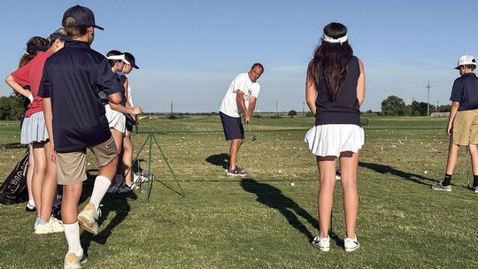Golf program celebrates start