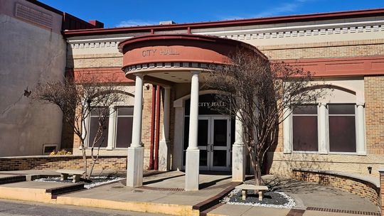 Pilot Point city hall building