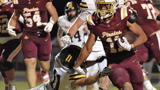 Pirates crush Hornets in district matchup
