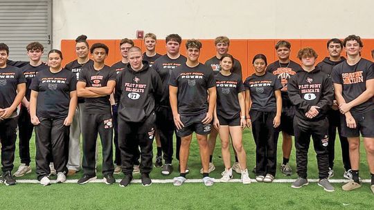 Powerlifting kicks off season in Celina