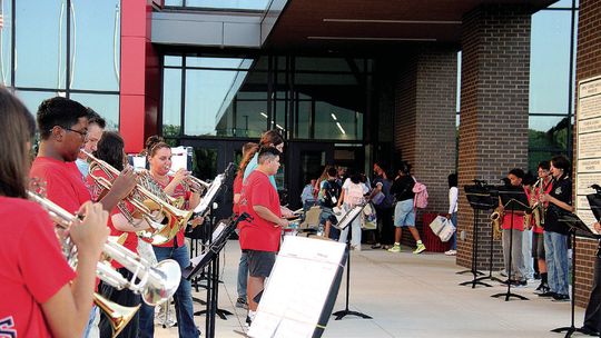 Staff welcomes Chaps back to campuses
