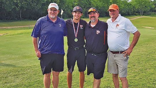 Two golfers to head to state