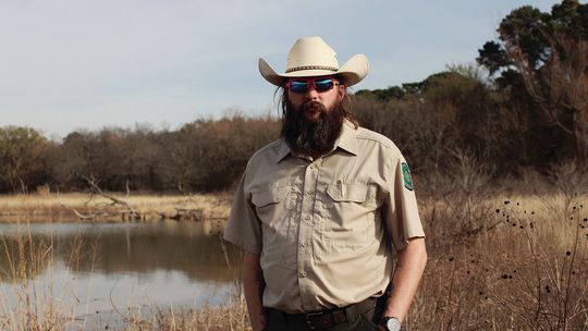 Weaver blends skills, love of nature at IDB