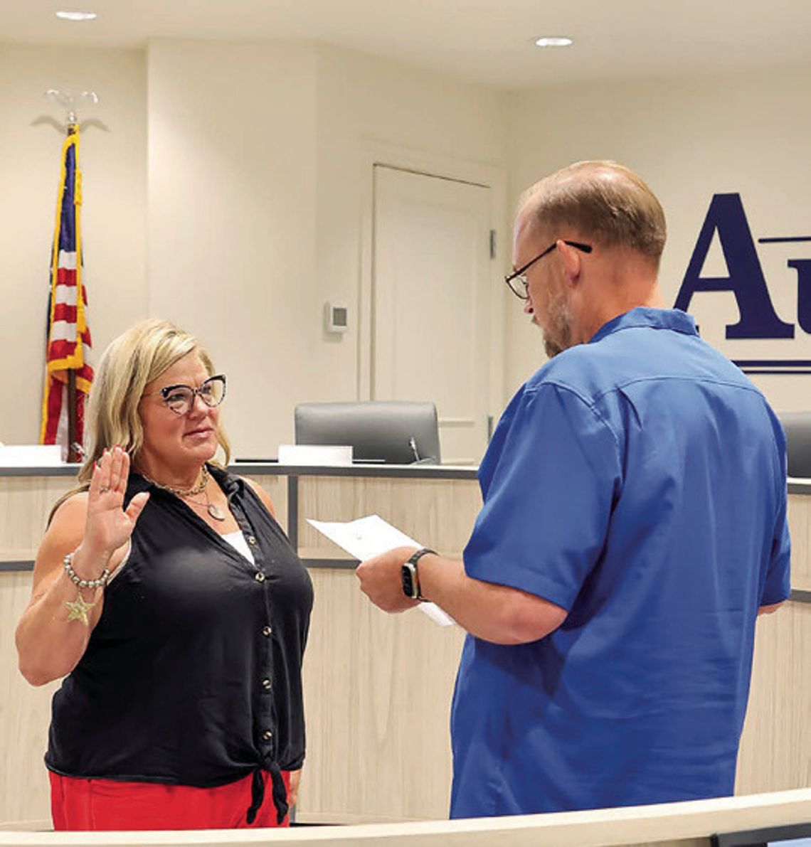 Aubrey swears in new council member Aubrey swears in new council member