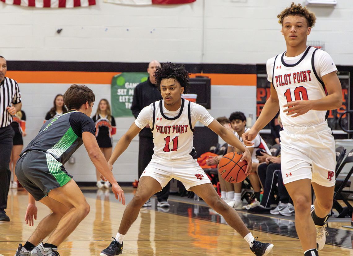 Bearcats face off with Bulldogs on court