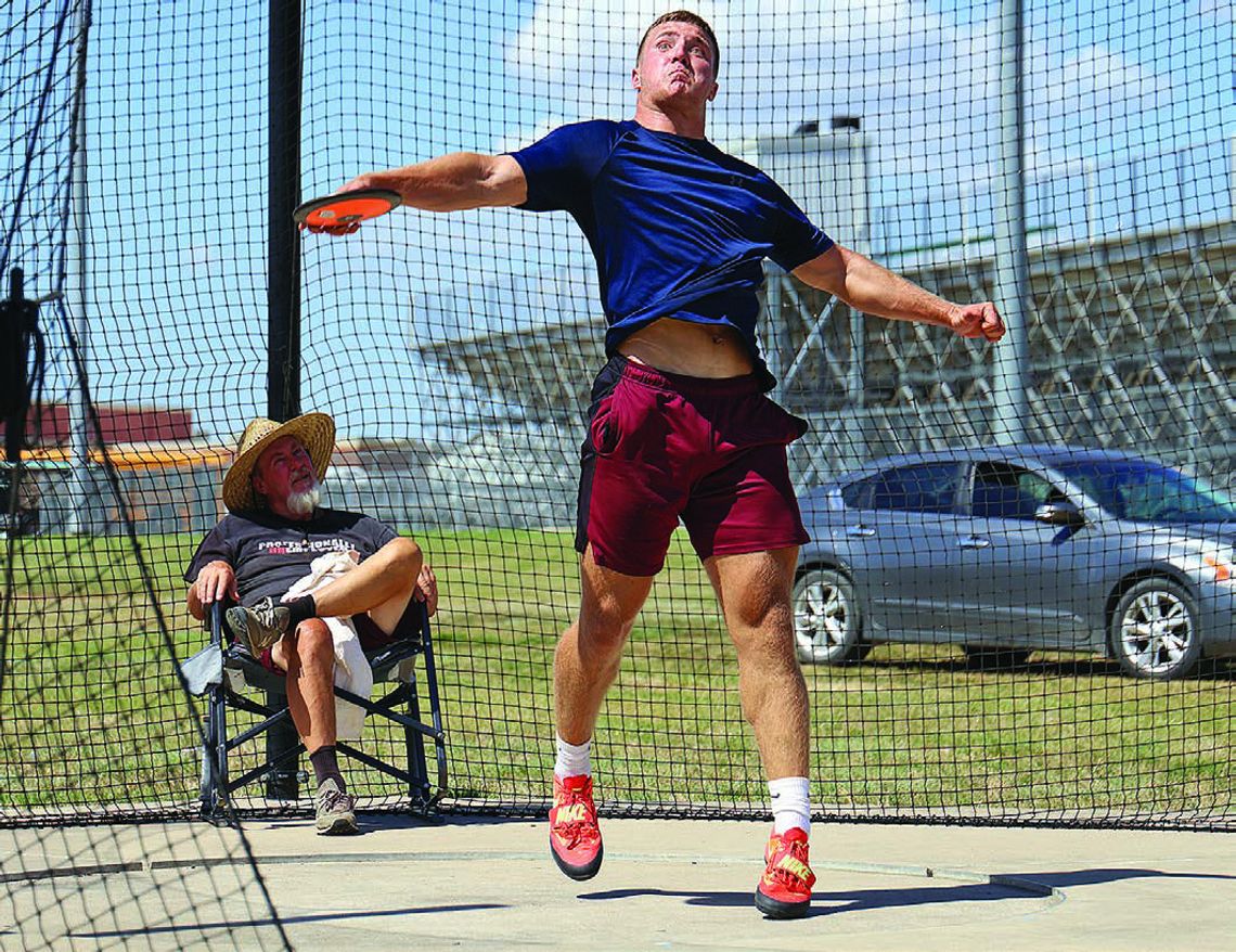 Big throws lead to summer state contest