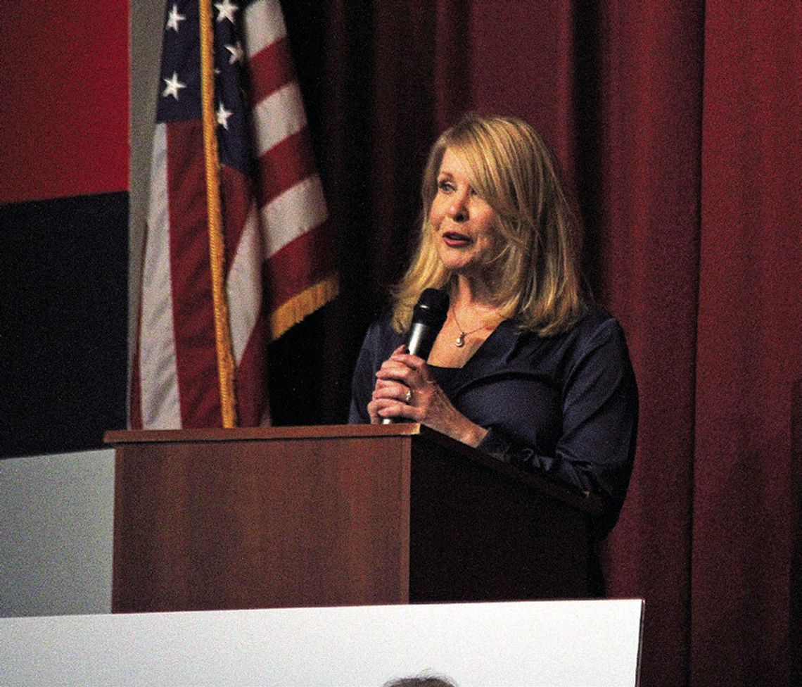 McNabb celebrates dedication, retirement