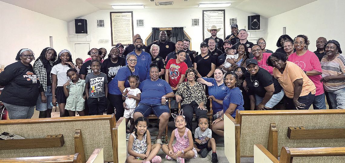 Officers mingle with residents Officers mingle with residents