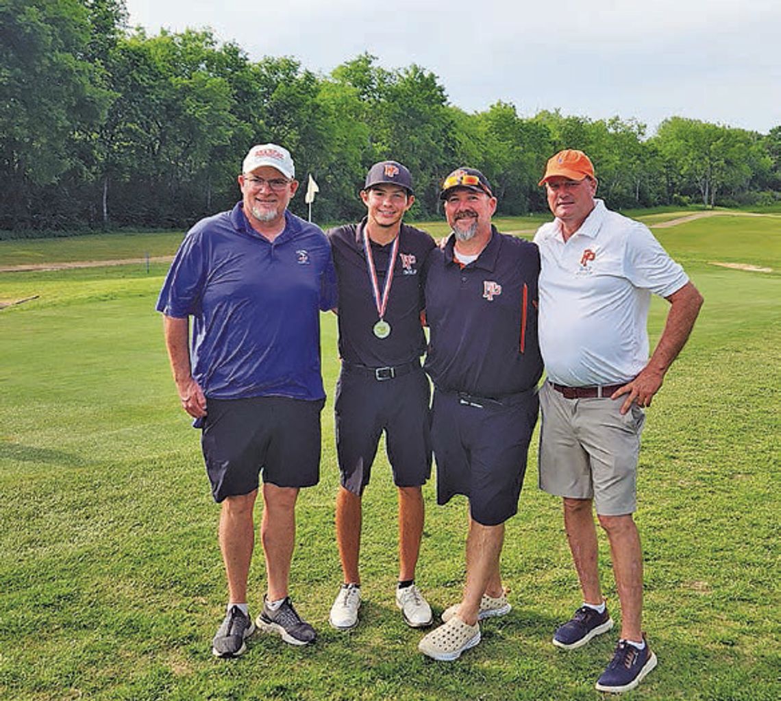 Two golfers to head to state